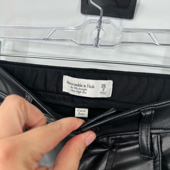 Abercrombie & Fitch Curve Love ‘90s Straight Pants Ultra High Rise Faux Leather - Picture 3 of 7